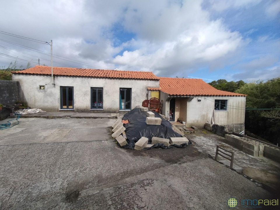 Byhus i Horta, Faial - foto 1