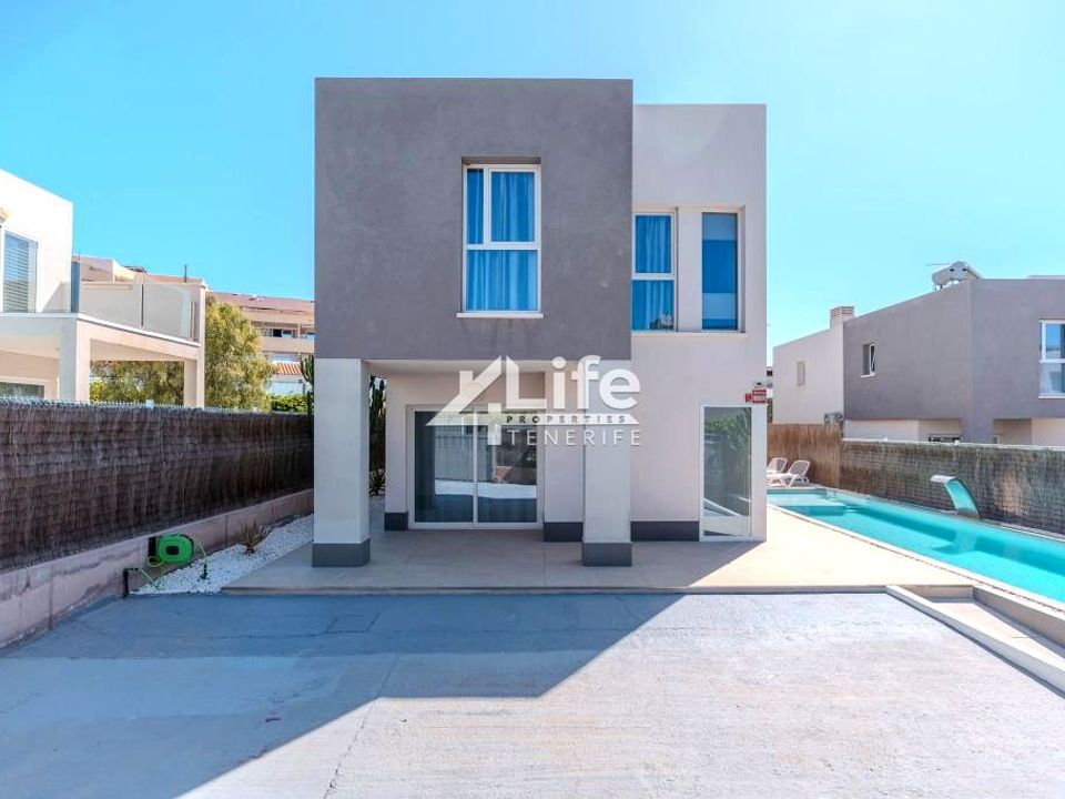 Villa i Playa Paraiso, Malaga - foto 1