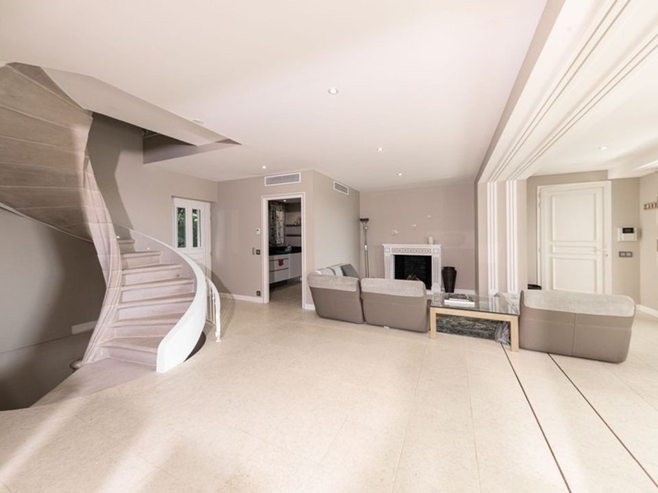 Villa i Antibes, Alpes-Maritimes - foto 1