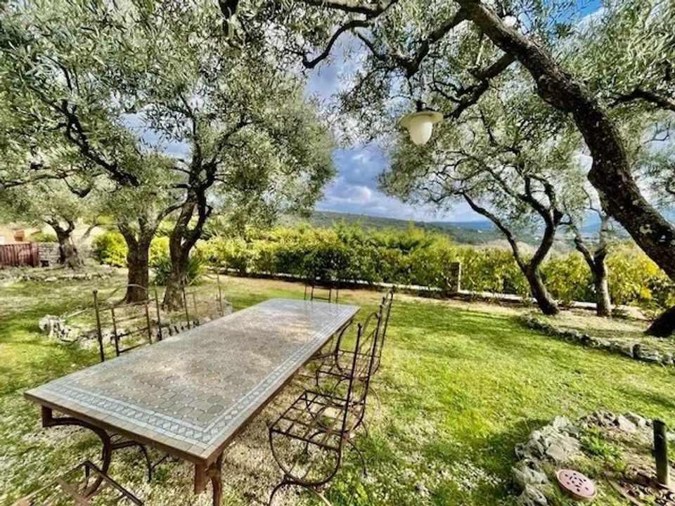 Villa i Saint-Saturnin-les-Apt, Vaucluse - foto 1