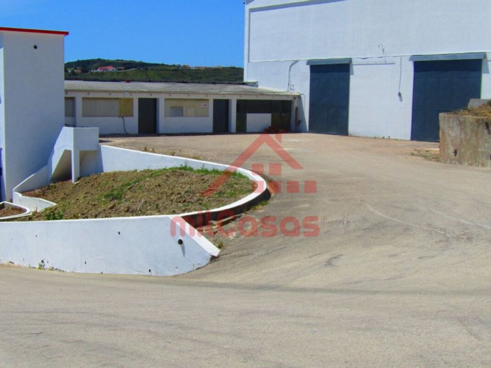 L'establiment comercial a Matacaes, Lisbon - foto 3
