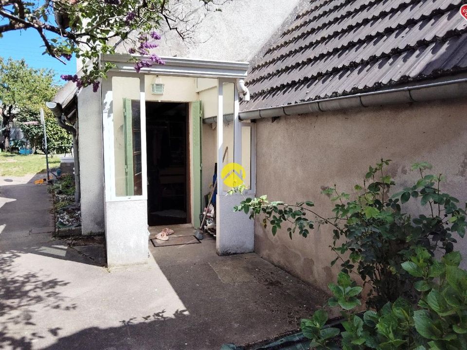 Villa in Saint-Amand-Montrond, Cher - photo 2