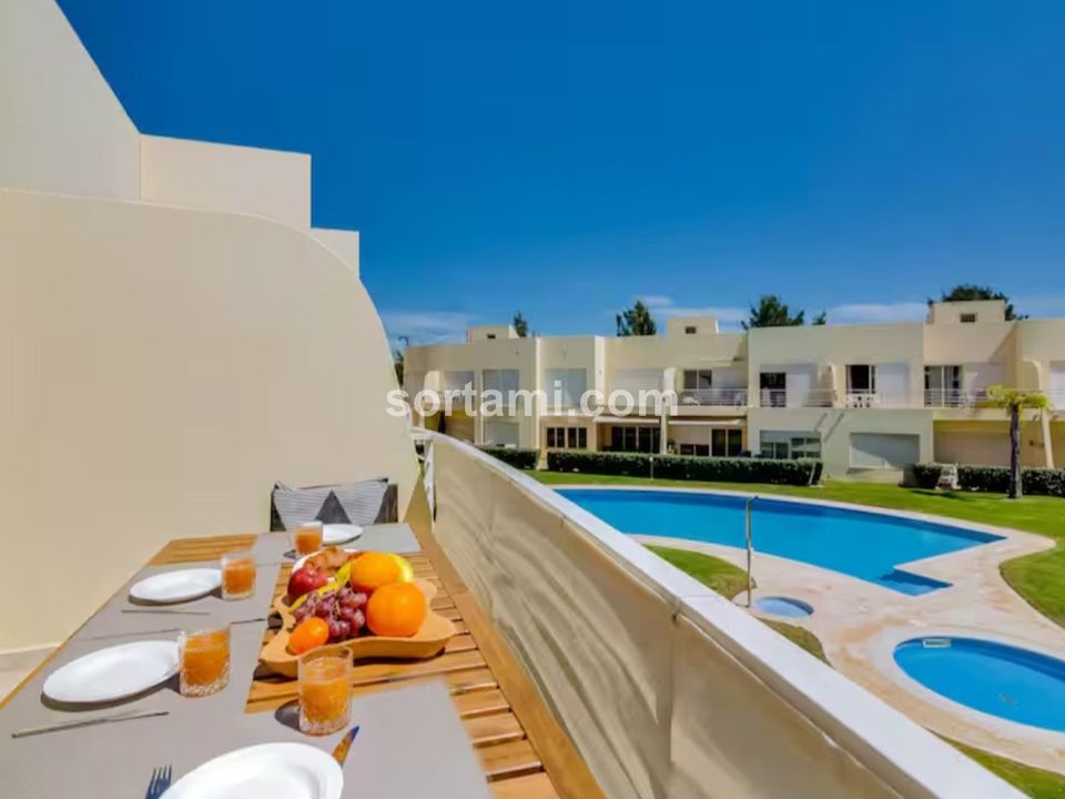 Apartment in Loule, Faro - photo 3