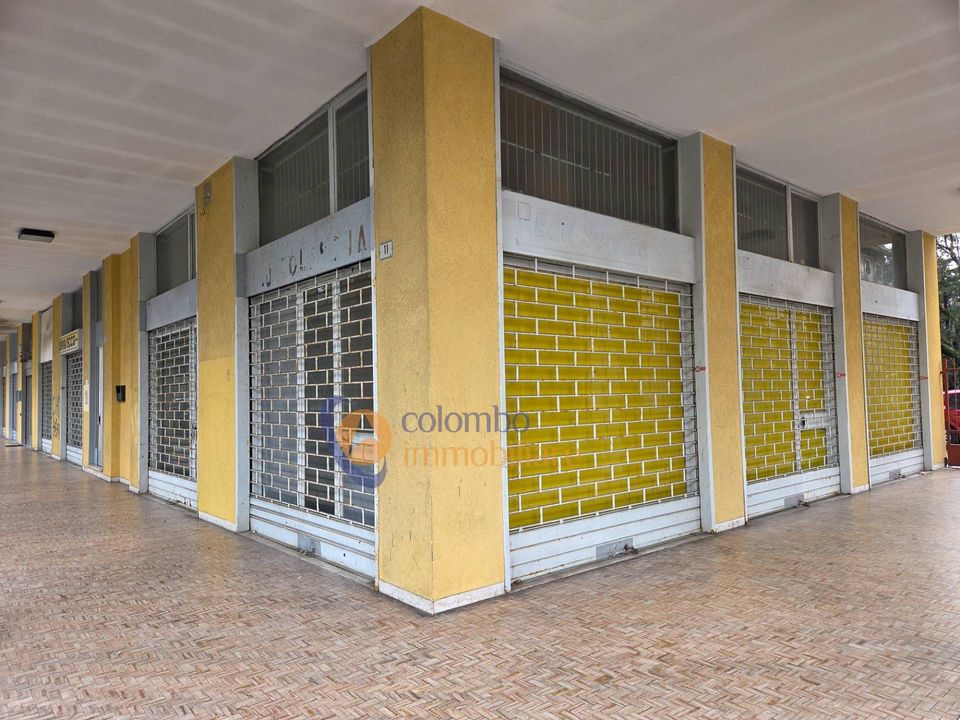 Erhvervsejendom i Busto Arsizio, Varese - foto 1