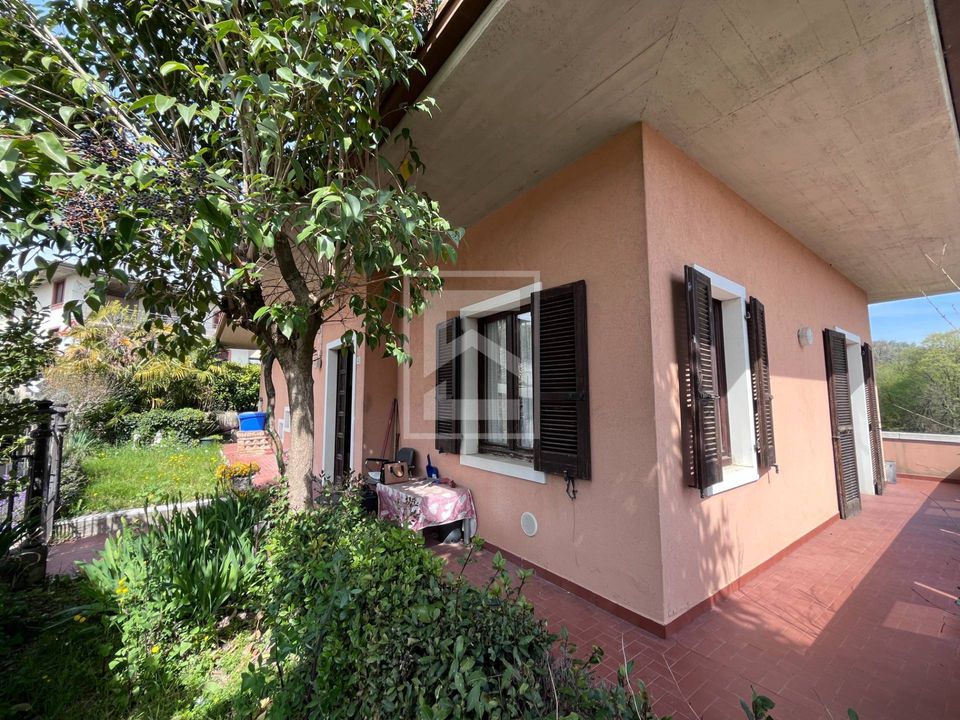 Villa i Puegnago Sul Garda, Brescia - foto 1
