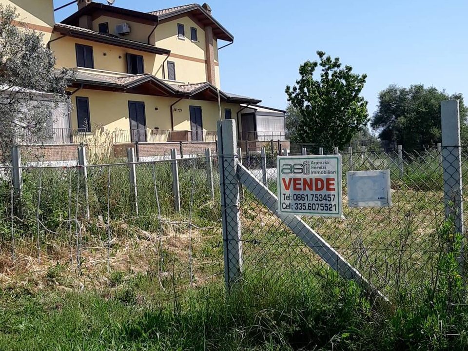 Tomt i Mosciano Sant'Angelo, Teramo - bilde 1