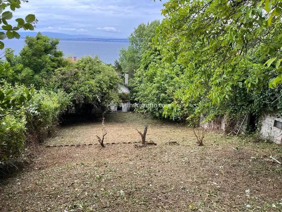 Helårsgrund i Evian-les-Bains, Haute-Savoie - foto 1