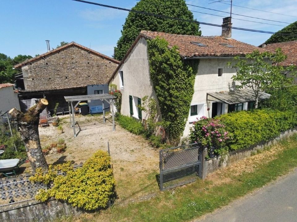 Villa i Nanteuil-en-Vallee, Charente - foto 1