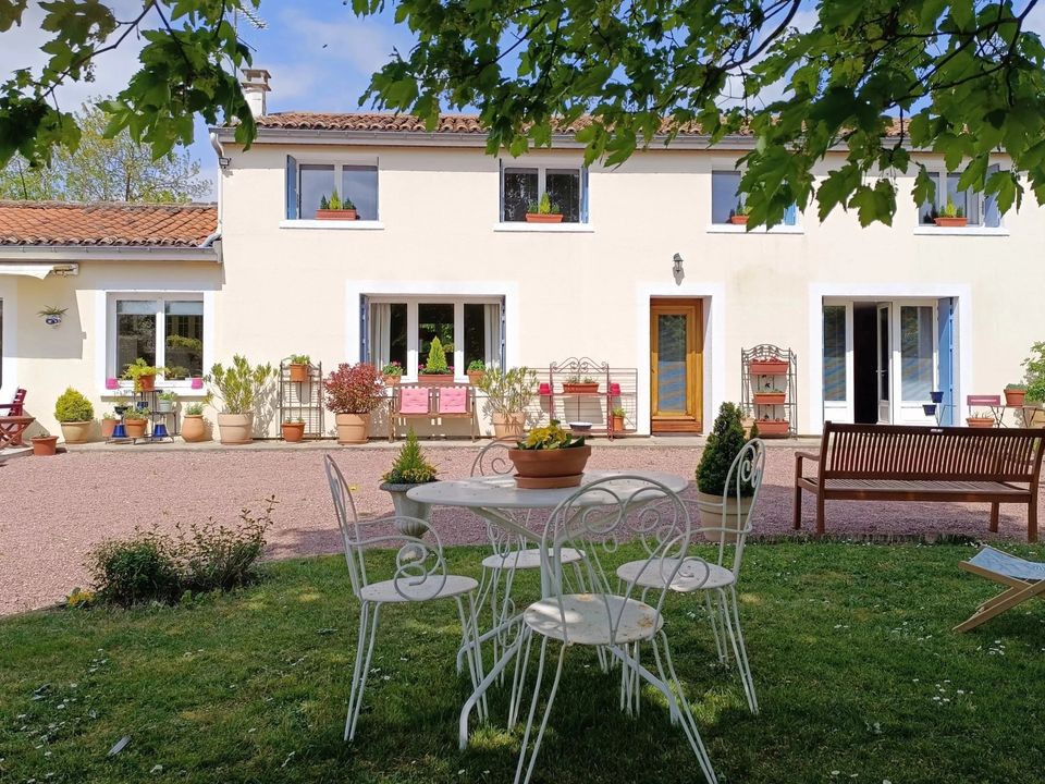 Landsbyhus i Blanzac-lès-Matha, Charente-Maritime - foto 1