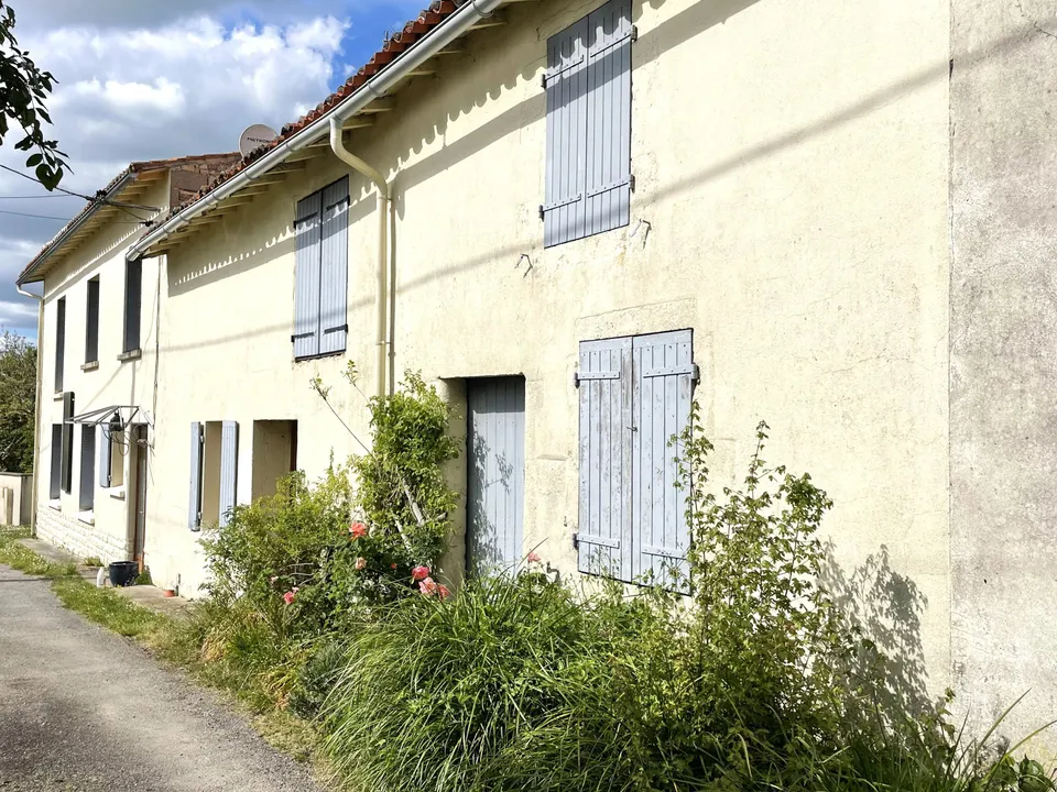 Landsbyhus i Fontaine-Chalendray, Charente-Maritime - foto 1