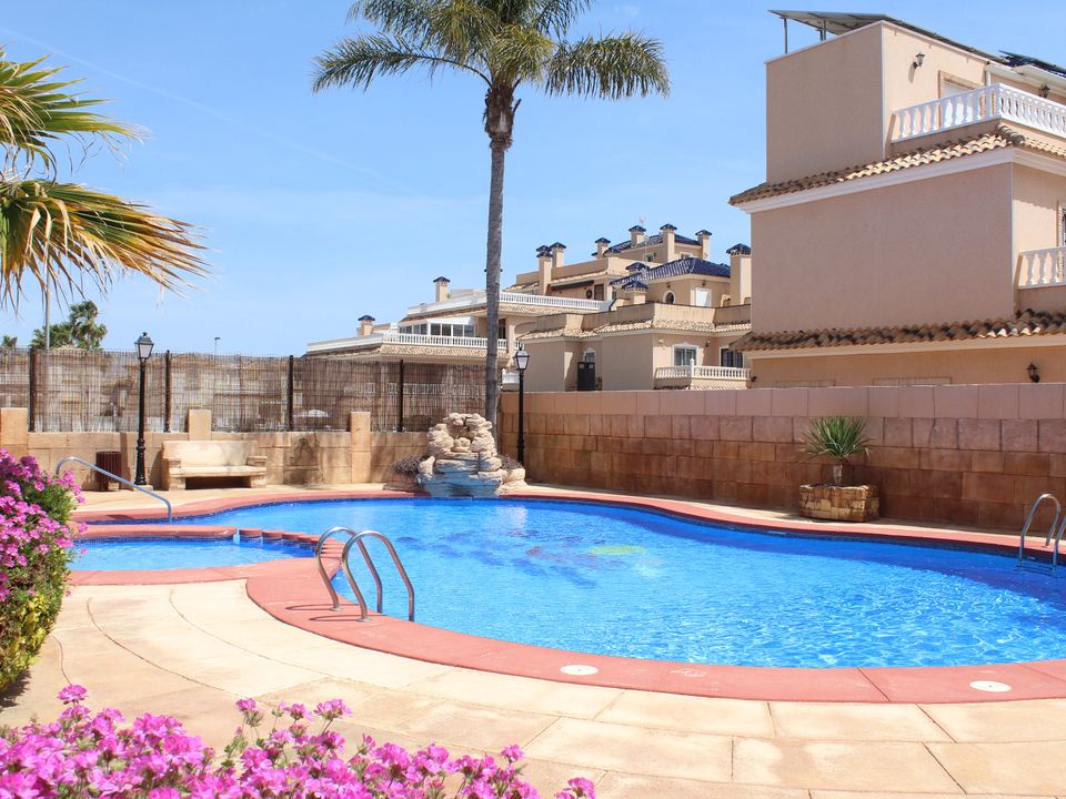Villa i Villamartin, Alicante - foto 1