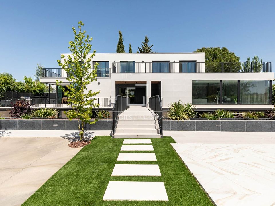 Villa i Majadahonda, Madrid - bilde 1