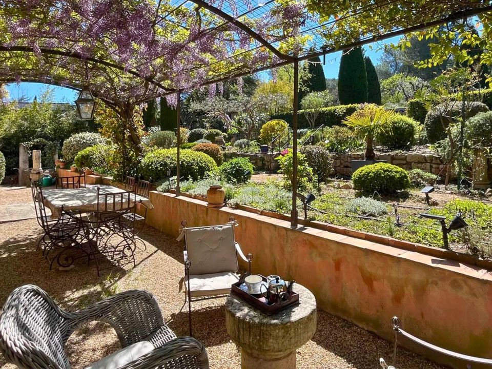 Villa i Saint-Étienne-du-Grès, Bouches-du-Rhone - foto 2
