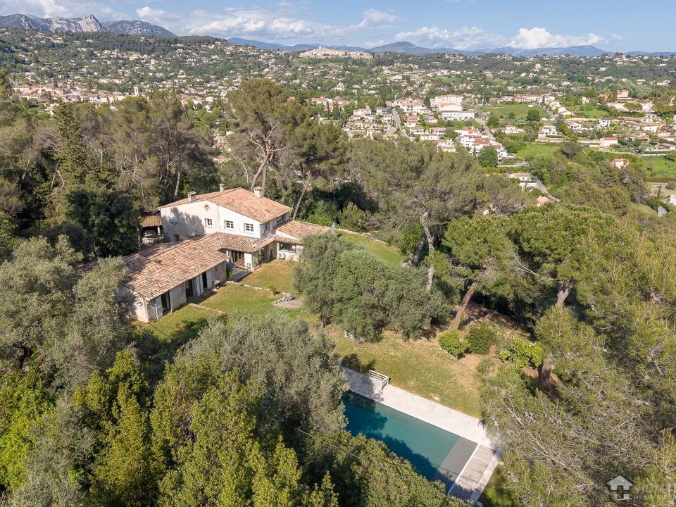 Villa i La Colle-sur-Loup, Alpes-Maritimes - foto 1