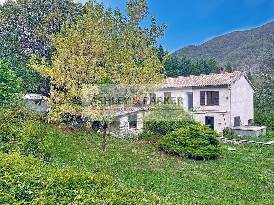 Villa en Entrevaux, Alpes-de-Haute-Provence - foto 1