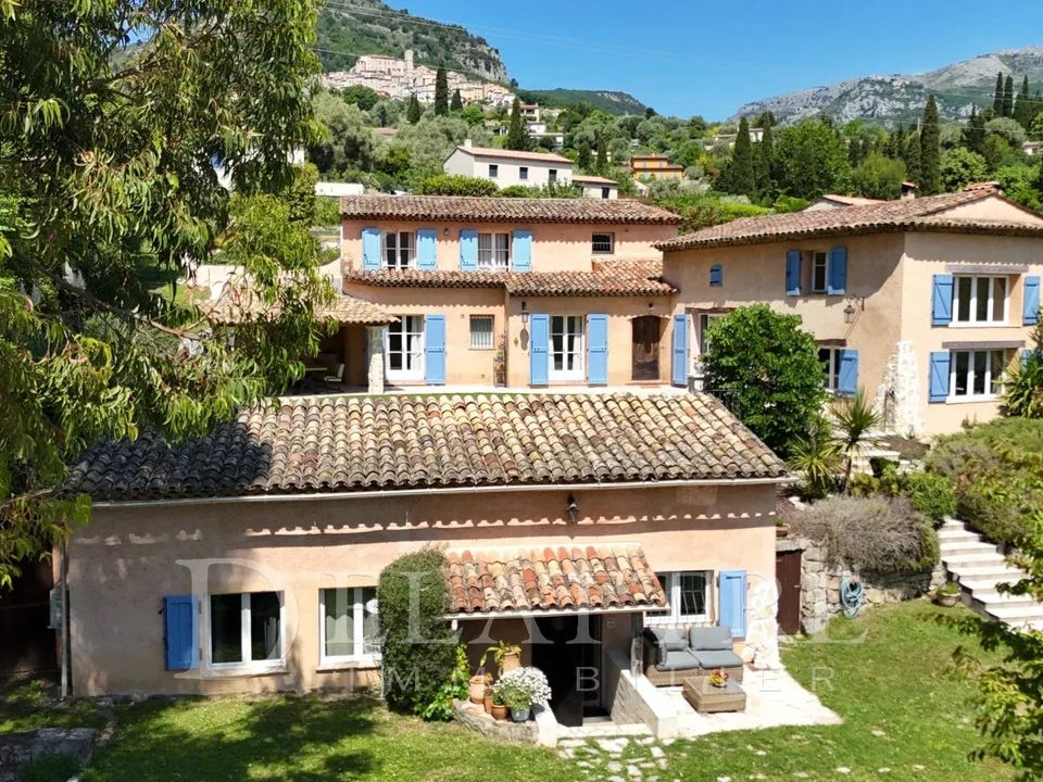 Villa i Le Bar-sur-Loup, Alpes-Maritimes - foto 1