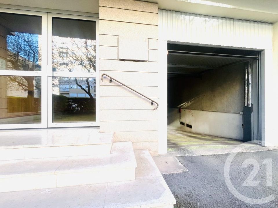 Garage i Limoges, Haute-Vienne - foto 1