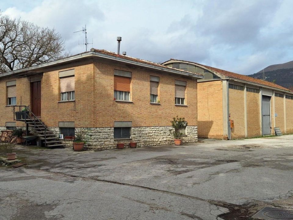 Erhvervsejendom i Gubbio, Perugia - foto 5