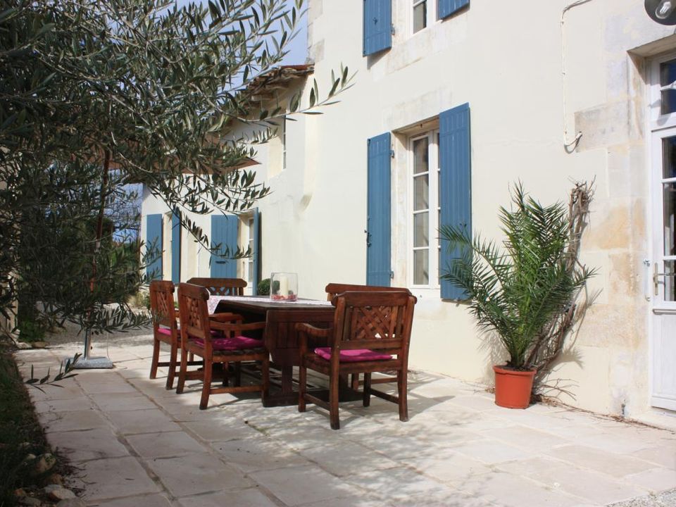 Villa i Mortagne-sur-Gironde, Charente-Maritime - bilde 1