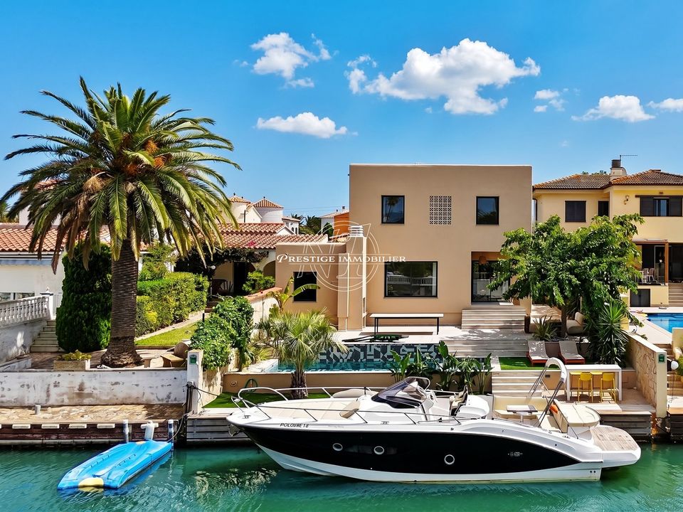 Villa i Empuriabrava, Gerona - foto 1