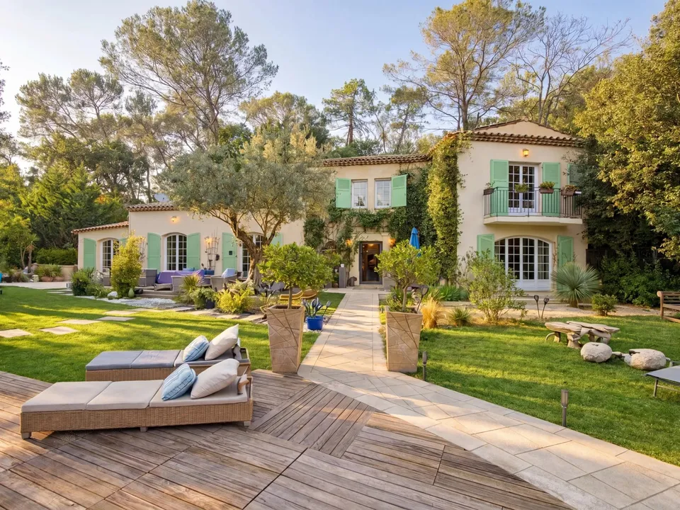 Villa i Roquefort-les-Pins, Alpes-Maritimes - bilde 1