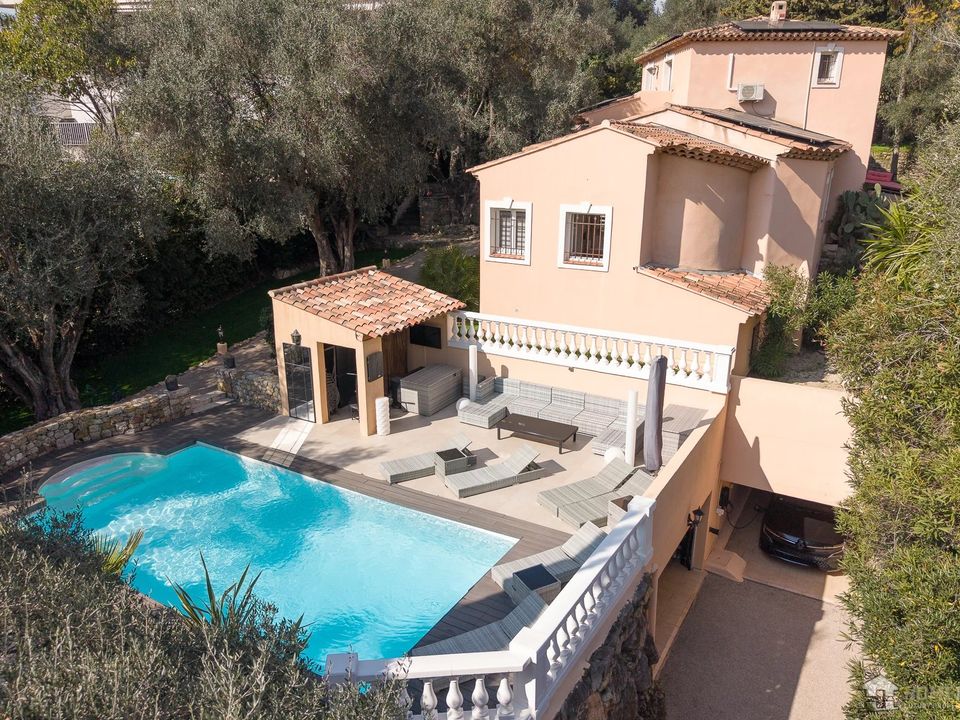 Villa i Le Cannet, Alpes-Maritimes - foto 1