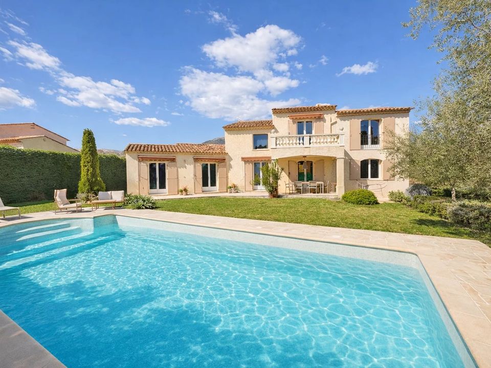 Villa i Roquefort-les-Pins, Alpes-Maritimes - bilde 1
