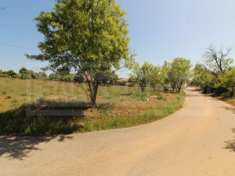 Helårsgrund i Guia, Faro - foto 1