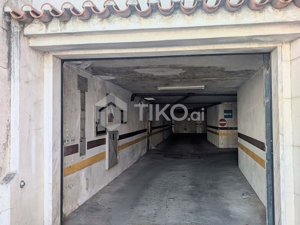 Garage i Camarate, Lisbon - foto 2