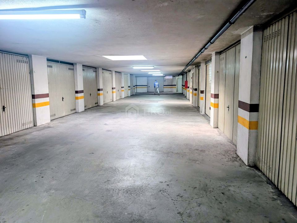 Garage i Camarate, Lisbon - foto 3