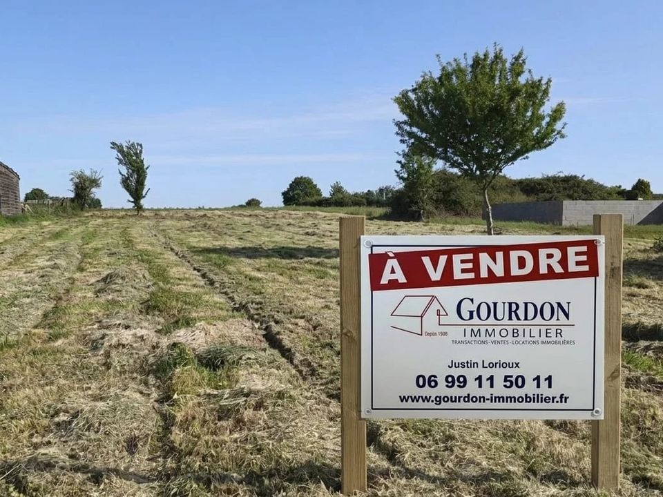 Helårsgrund i Valence-en-Poitou, Vienne - foto 1