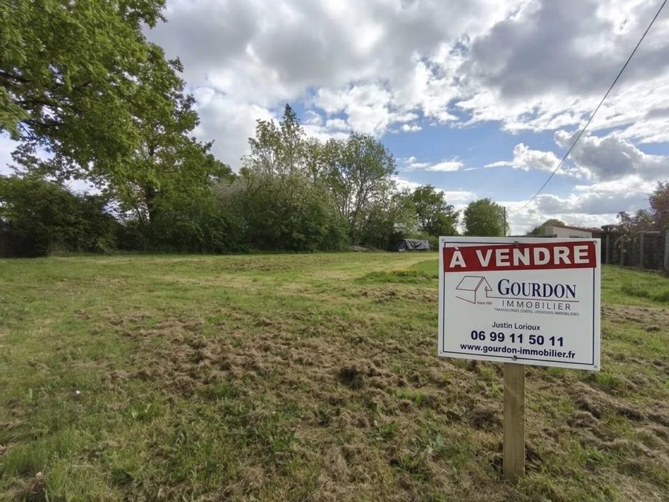 Helårsgrund i La Chapelle-Bertrand, Deux-Sevres - foto 1