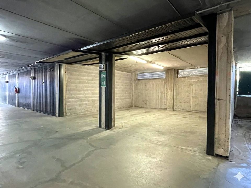 Parkeringsplads i Cairo Montenotte, Savona - foto 3