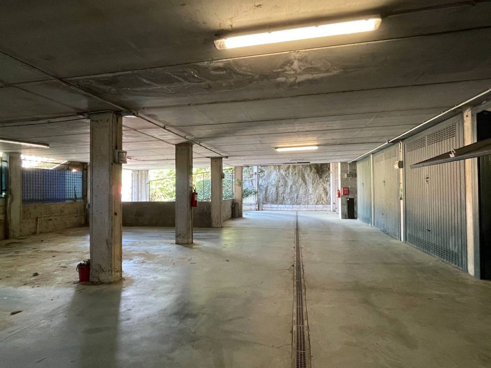 Parkeringsplads i Cairo Montenotte, Savona - foto 5