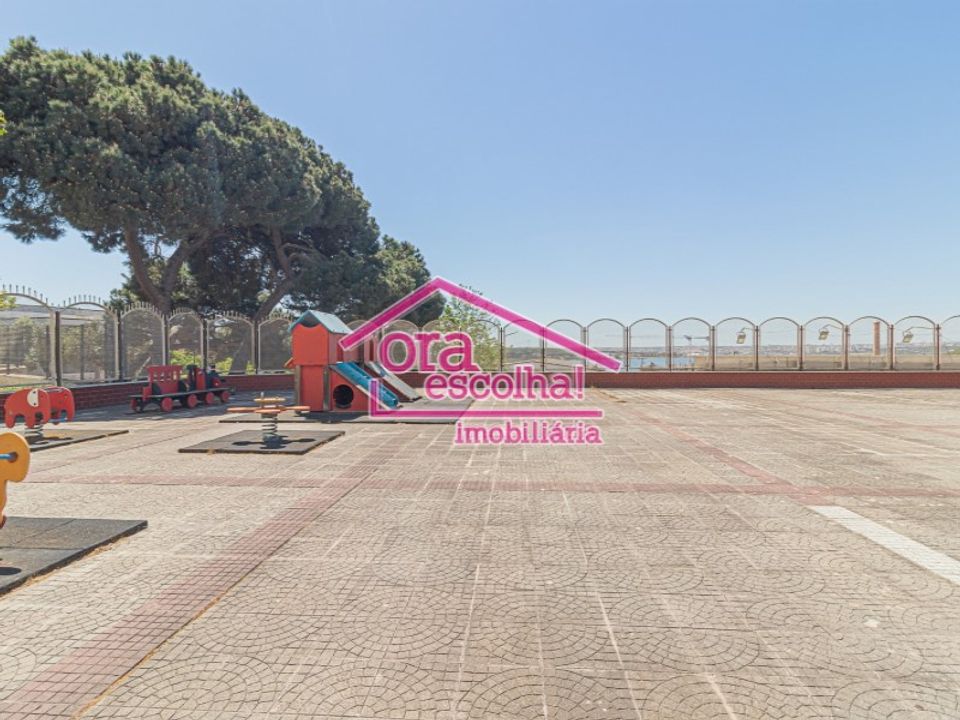 Erhvervsejendom i Seixal, Setubal - foto 1
