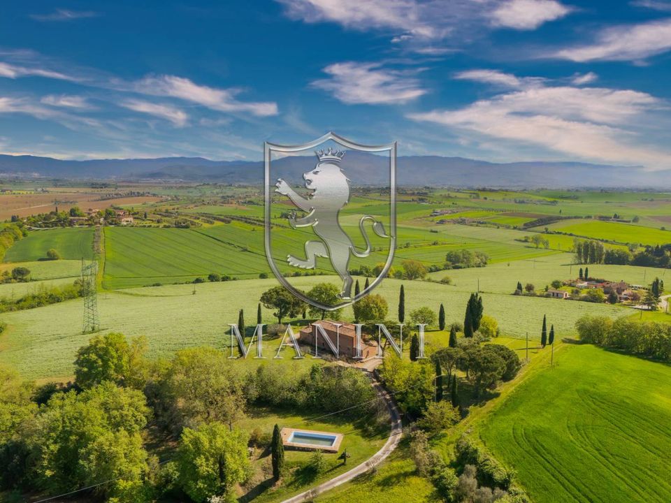 Casa de campo en Cortona, Arezzo - foto 1