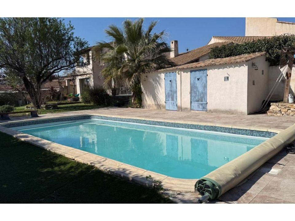Villa i La Fare-les-Oliviers, Bouches-du-Rhone - foto 1