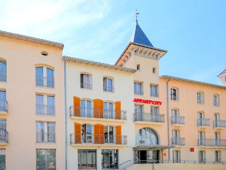 Erhvervsejendom i Agen, Lot-et-Garonne - foto 1