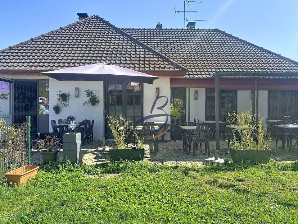 Erhvervsejendom i La Tour-du-Pin, Isere - foto 2