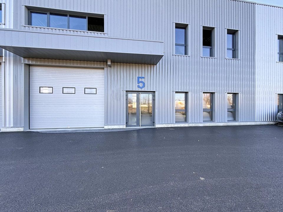Erhvervsejendom i Bourgoin-Jallieu, Isere - foto 2
