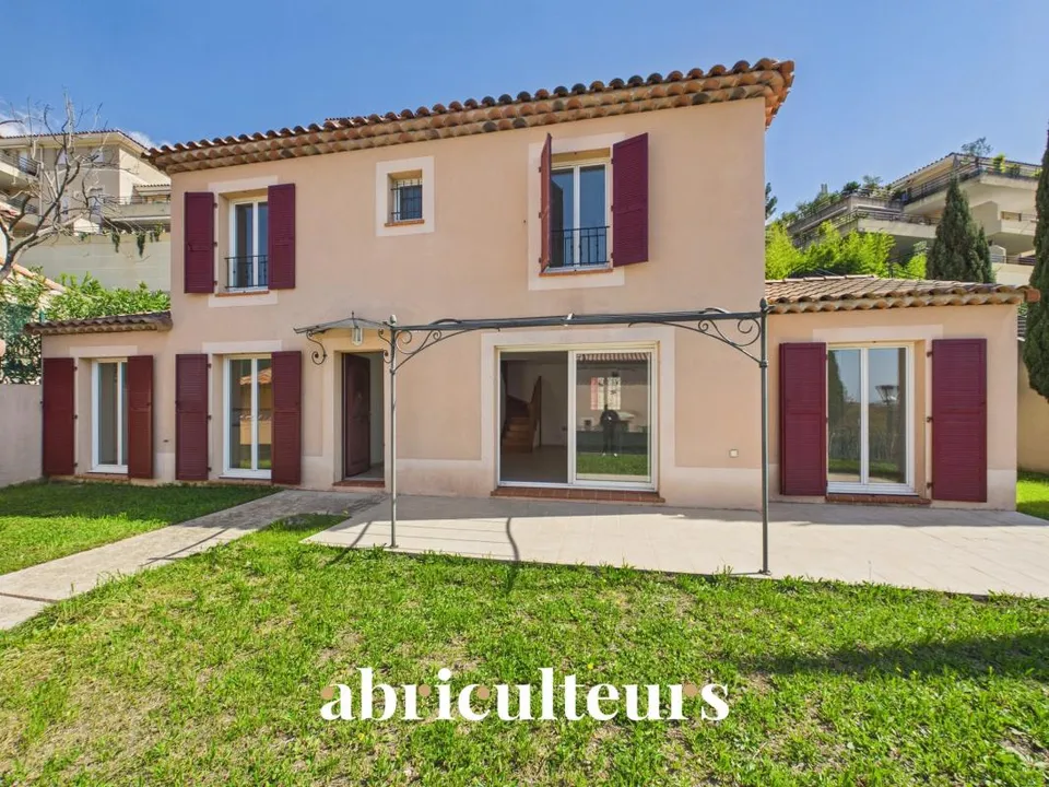 Villa i Marseille, Bouches-du-Rhone - foto 1