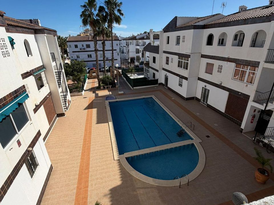 Lejlighed i Punta Prima, Alicante - foto 1
