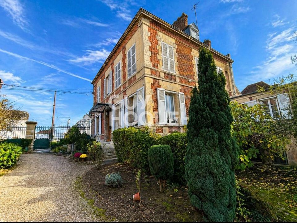 Villa i Margny-les-Compiegne, Oise - foto 1