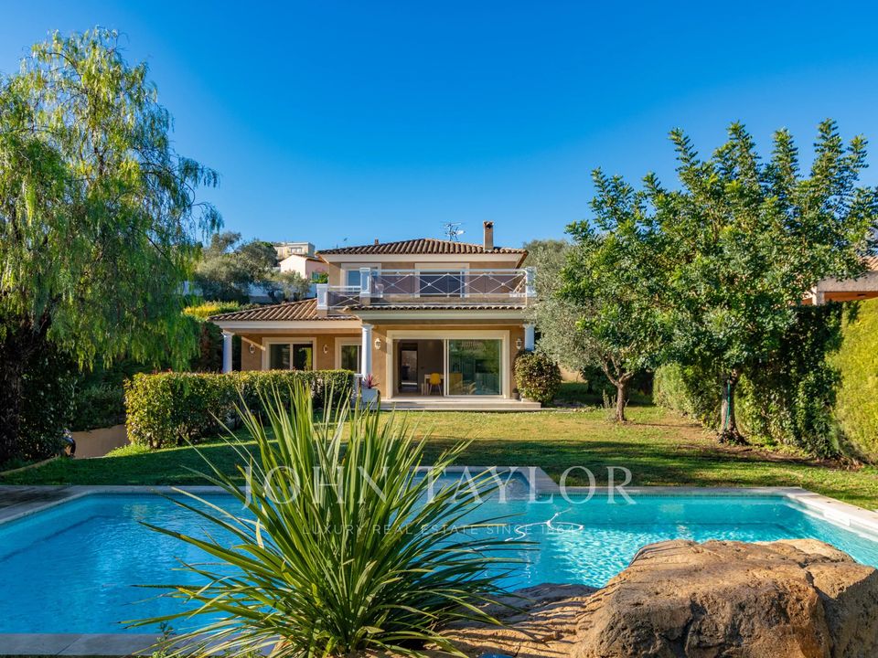 Villa i Antibes, Alpes-Maritimes - foto 1