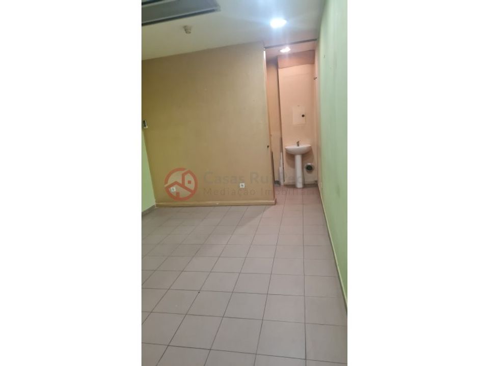 Erhvervsejendom i Laranjeiro, Setubal - foto 2