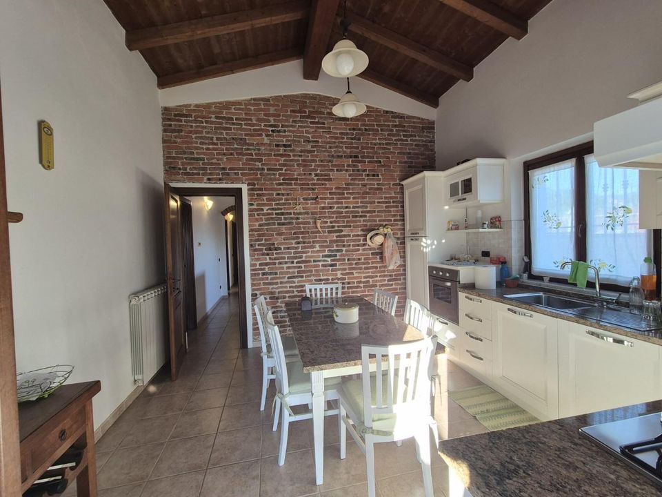 Byhus i Castelnuovo Magra, La Spezia - foto 2