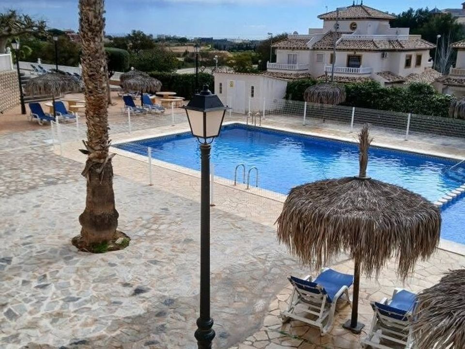 Casa adossada a Cabo Roig, Alicante - foto 4
