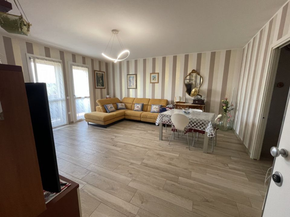Lejlighed i Suzzara, Mantua - foto 1