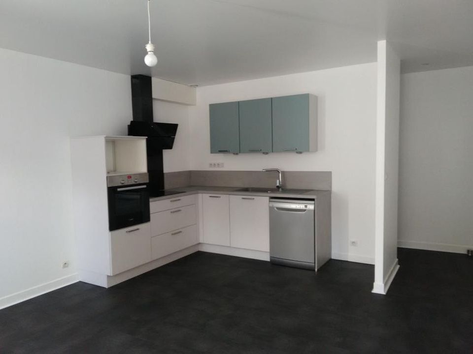 Apartment in Poitiers, Vienne - photo 1
