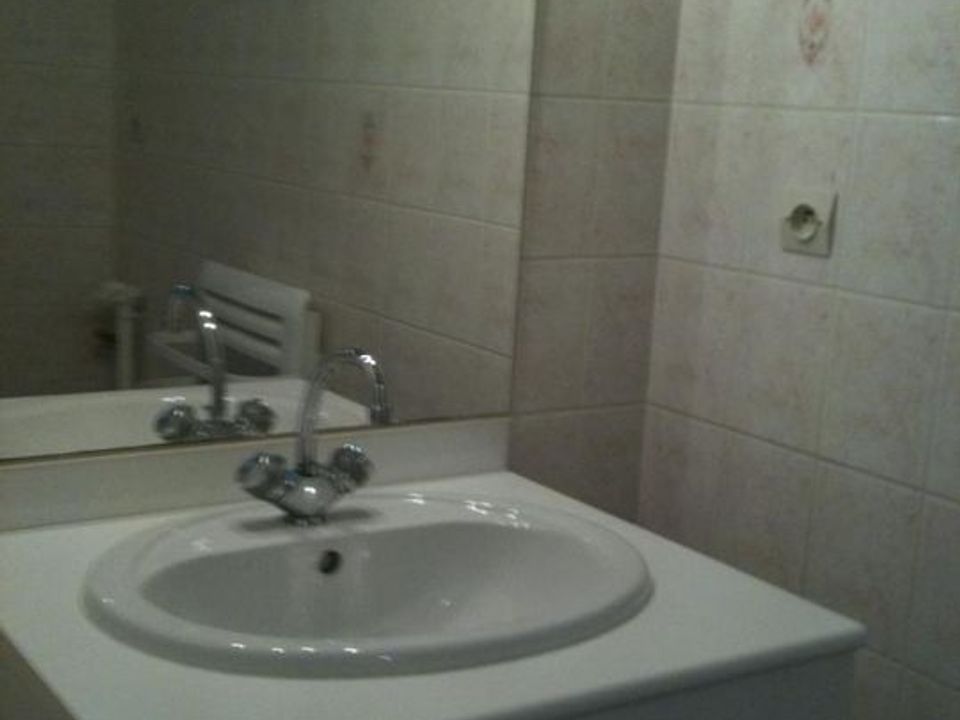 Apartment in Poitiers, Vienne - photo 4